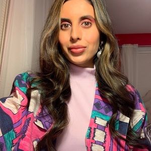 Meet your Posher, Hira